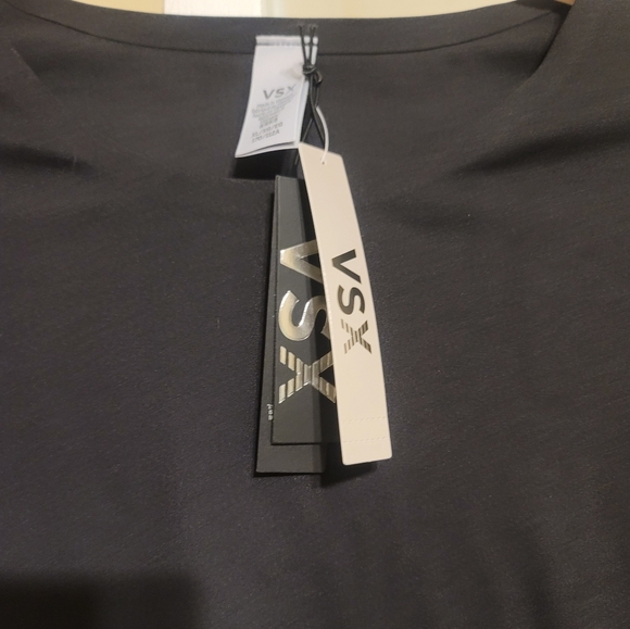 NWT Victoria Secret Black Long Sleeve compression type Top,size Xl w/ thumbholes - Picture 4 of 9